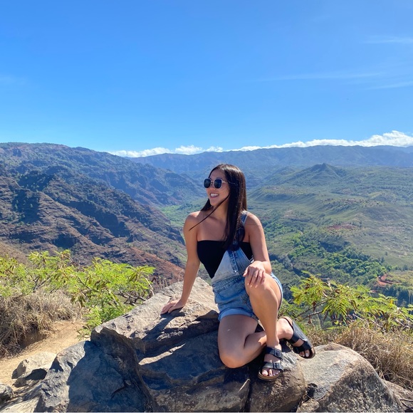 Meet your Posher, Amy - Picture 2 of 2